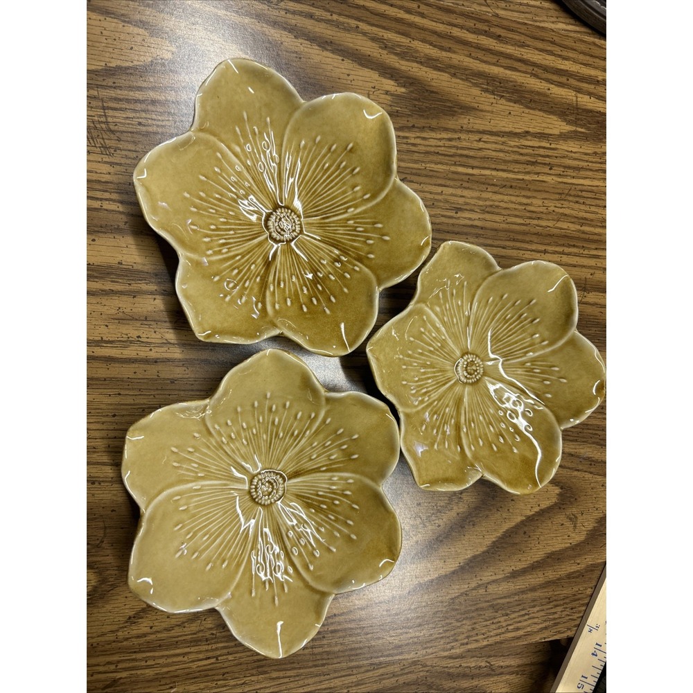 Creative Co-Op 7"‎ Round Flower Reactive Glaze Set Of 3